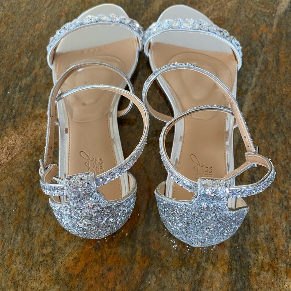 Jeweled Sandals - Picture 3 of 4